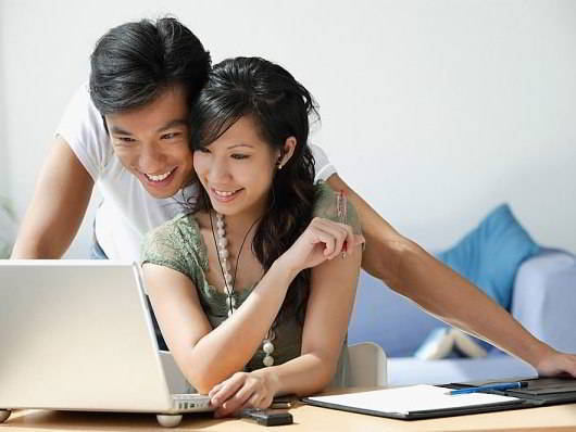 Dấu hiệu vợ ngoại tình nơi công sở và cách nhận biết
