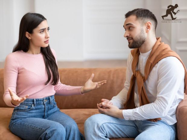 Thường xuyên tỏ thái độ khó chịu vô căn cứ