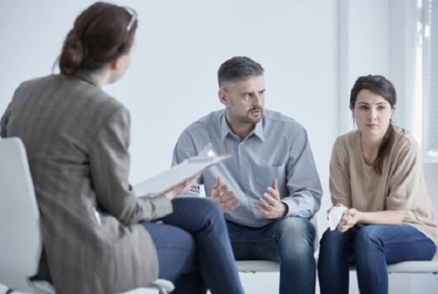  Ly hôn với người nước ngoài là gì?