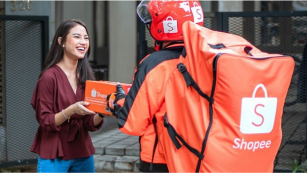 Ngoại tình với shipper