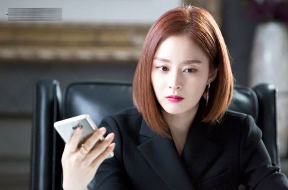Phát hiện chồng ngoại tình nhờ nút like