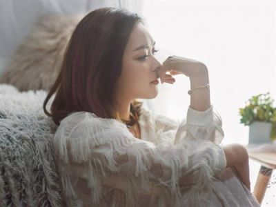 Chồng ngoại tình với bạn thân