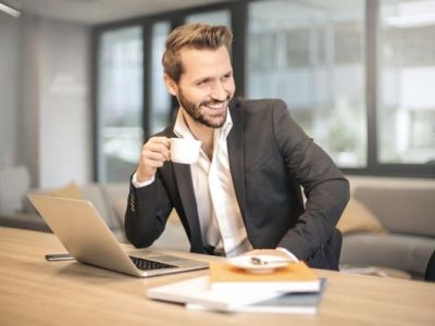 Giải mã mẫu phụ nữ lý tưởng đàn ông trung niên mê muội