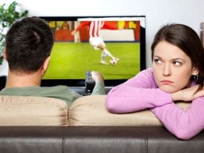 Phát hiện chồng ngoại tình nhờ xem đá bóng