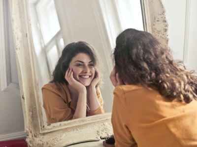 Lấy vợ đẹp muôn điều lo lắng