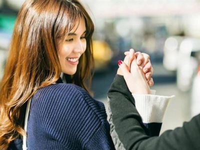 Đã là con gái, có nên yêu người hơn mình nhiều tuổi